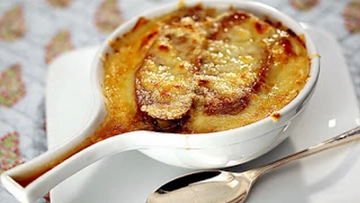 Fransız Soğan Çorbası Tarifi ve Malzemeleri