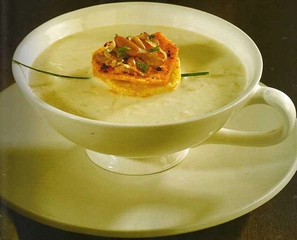 Kremalı Soğan Çorbası Tarifi ve Malzemeleri Kremalı Soğan Çorbası Tarifi ve Malzemeleri